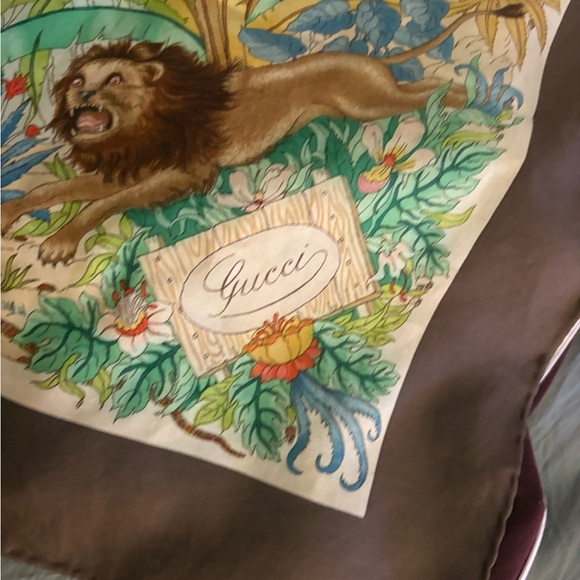 Gucci Jungle Lion Scarf with Brown Border